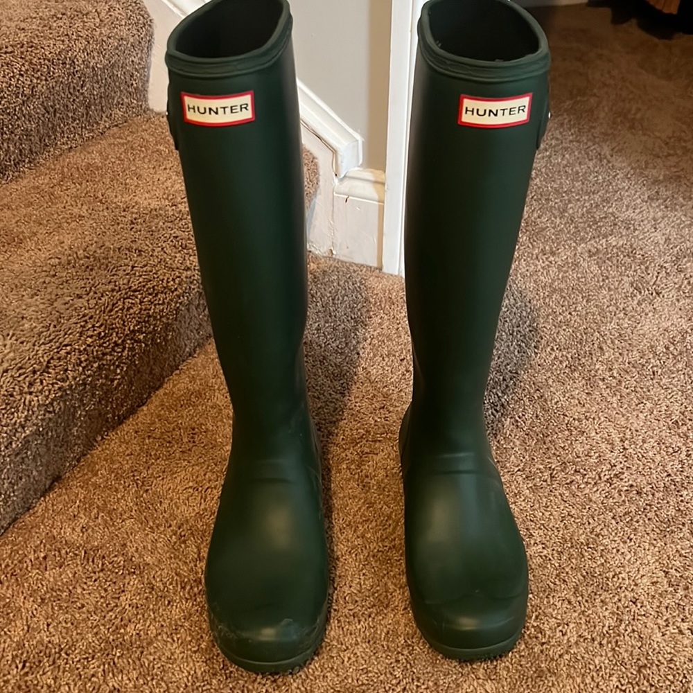Hunter green boot size 8 light weight